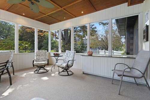 Why Professional Sunroom Contractors Near Me Are Essential for Your Home Addition Project
